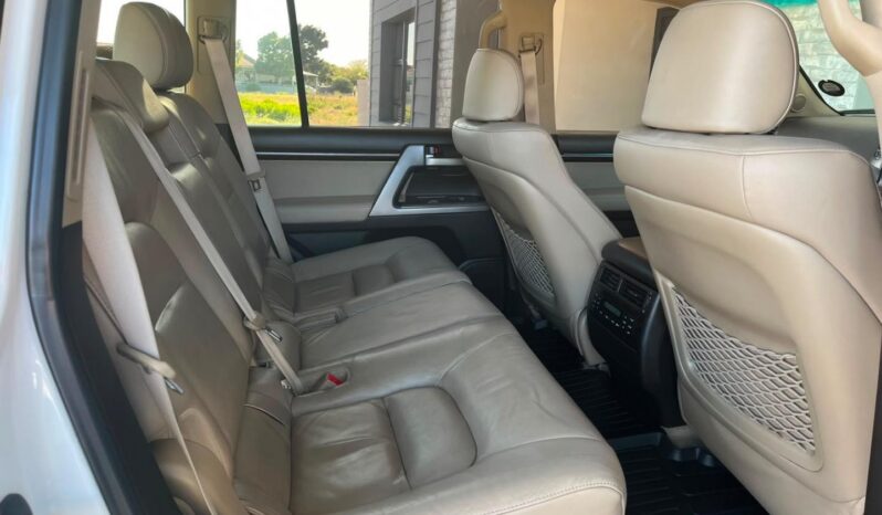 2009 Toyota Land Cruiser 200 4.5D-4D VX full