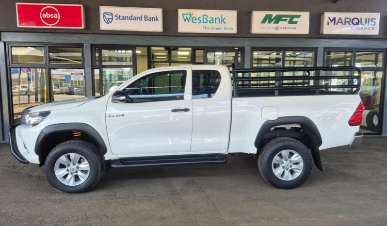2017 Toyota Hilux 2.4GD-6 Xtra cab SRX full
