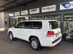 2009 Toyota Land Cruiser 200 4.5D-4D VX full