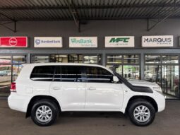 2009 Toyota Land Cruiser 200 4.5D-4D VX full